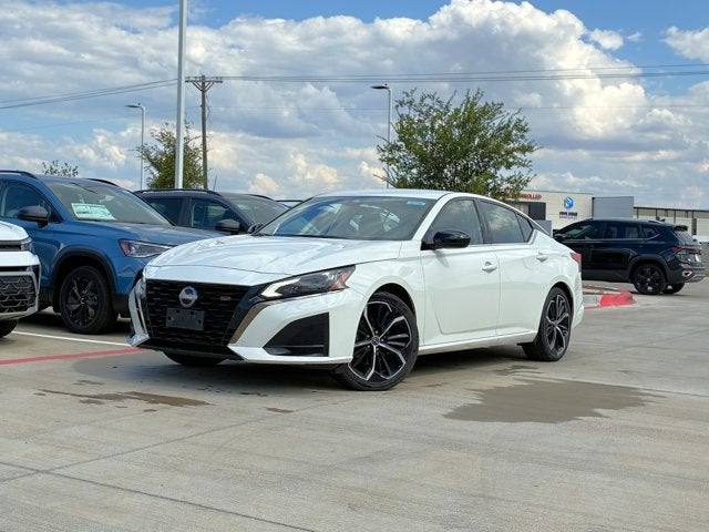 2025 Nissan Altima SR