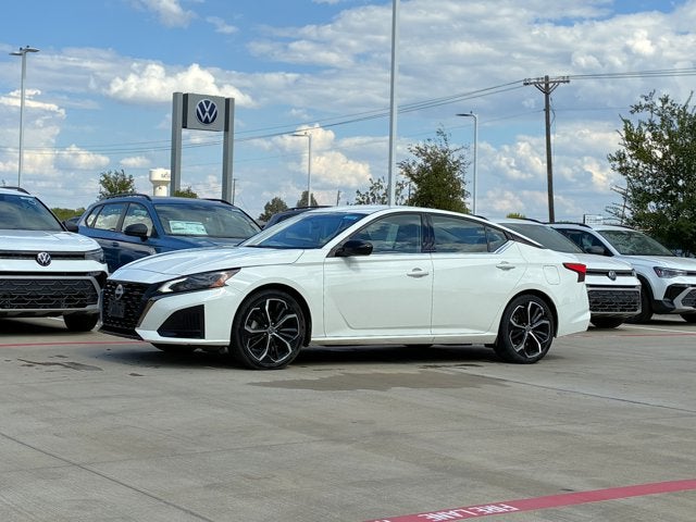 2025 Nissan Altima SR