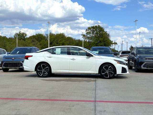 2025 Nissan Altima SR