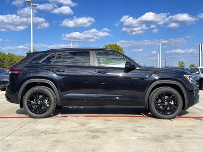 2026 Volkswagen Atlas Cross Sport 2.0T SEL R-Line Black