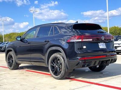 2026 Volkswagen Atlas Cross Sport 2.0T SEL R-Line Black