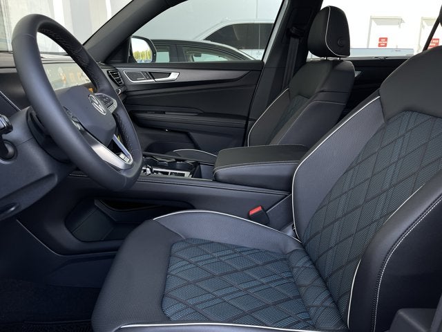 2025 Volkswagen Atlas Cross Sport 2.0T SEL Premium R-Line