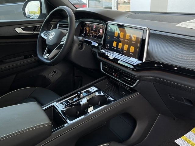 2025 Volkswagen Atlas Cross Sport 2.0T SEL Premium R-Line