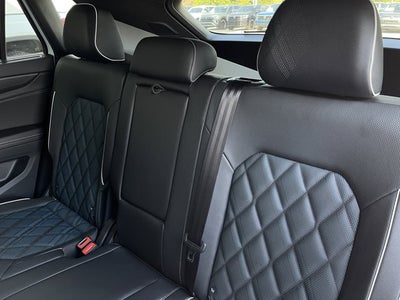 2025 Volkswagen Atlas Cross Sport 2.0T SEL Premium R-Line