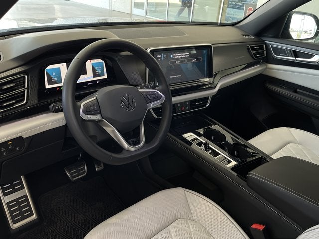 2025 Volkswagen Atlas Cross Sport 2.0T SEL Premium R-Line