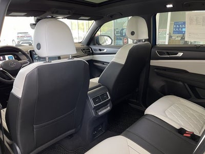 2025 Volkswagen Atlas Cross Sport 2.0T SEL Premium R-Line