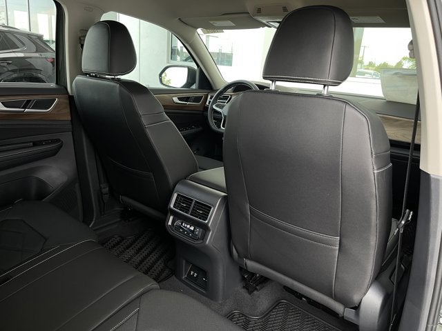 2026 Volkswagen Atlas 2.0T SE w/ Technology