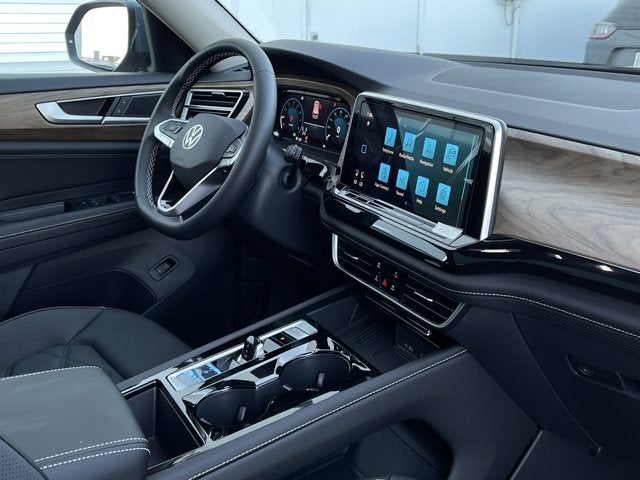 2026 Volkswagen Atlas 2.0T SE w/ Technology