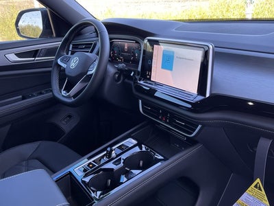 2026 Volkswagen Atlas Cross Sport 2.0T SE w/Technology