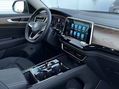 2026 Volkswagen Atlas 2.0T SE w/ Technology