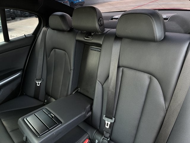 2024 BMW 3 Series 330i