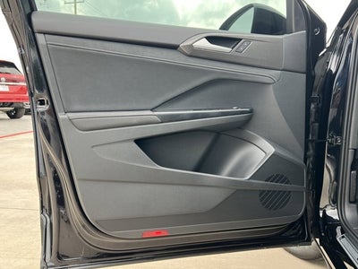 2025 Volkswagen Taos 1.5T SE Black