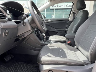 2025 Volkswagen Taos 1.5T SE Black