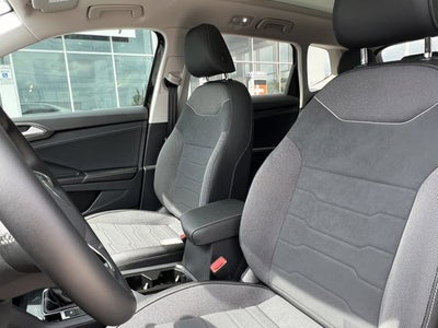 2025 Volkswagen Taos 1.5T SE Black