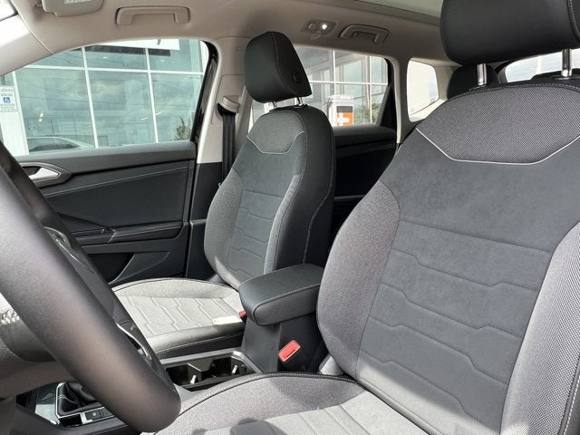 2025 Volkswagen Taos 1.5T SE Black