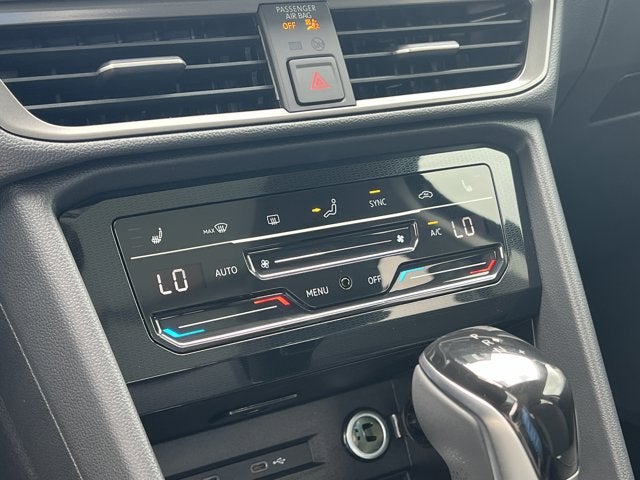 2025 Volkswagen Taos 1.5T SE Black