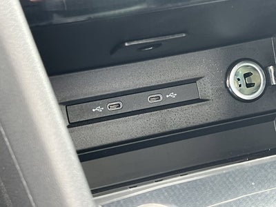 2025 Volkswagen Taos 1.5T SE Black