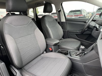 2025 Volkswagen Taos 1.5T SE Black