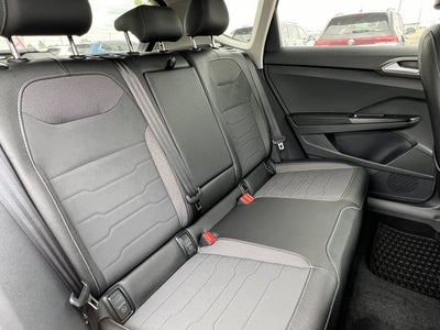 2025 Volkswagen Taos 1.5T SE Black