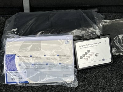 2025 Volkswagen Taos 1.5T SE Black