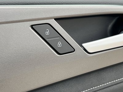 2025 Volkswagen Taos 1.5T SE Black