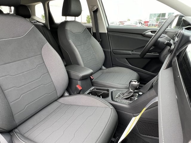 2025 Volkswagen Taos 1.5T SE Black