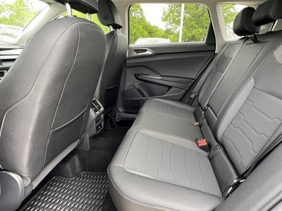 2025 Volkswagen Taos 1.5T SE Black