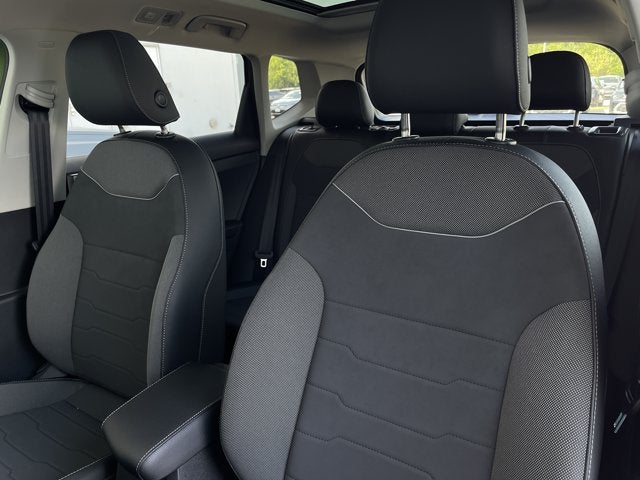 2026 Volkswagen Taos 1.5T SE Black