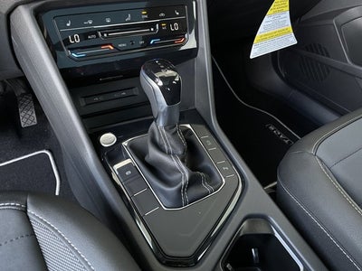 2026 Volkswagen Taos 1.5T SE Black