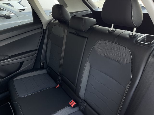 2026 Volkswagen Taos 1.5T SE Black