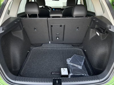 2026 Volkswagen Taos 1.5T SE Black