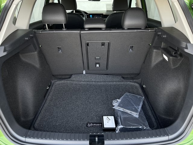 2026 Volkswagen Taos 1.5T SE Black
