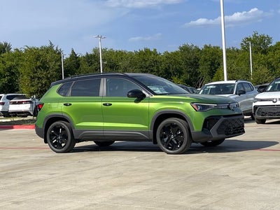 2026 Volkswagen Taos 1.5T SE Black