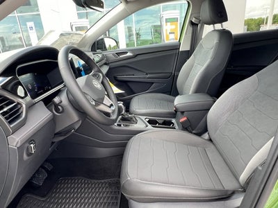 2025 Volkswagen Taos 1.5T SE Black