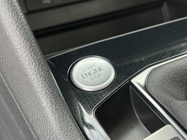 2025 Volkswagen Taos 1.5T SE Black