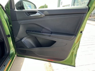 2025 Volkswagen Taos 1.5T SE Black