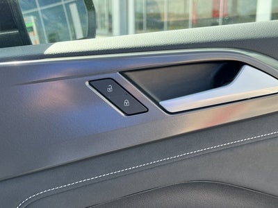 2025 Volkswagen Taos 1.5T SE Black