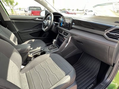 2025 Volkswagen Taos 1.5T SE Black