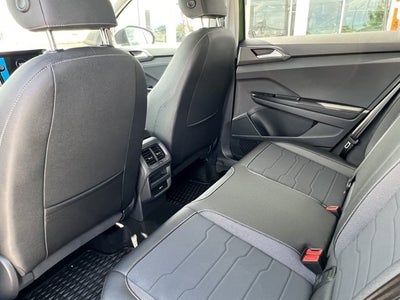 2025 Volkswagen Taos 1.5T SE Black