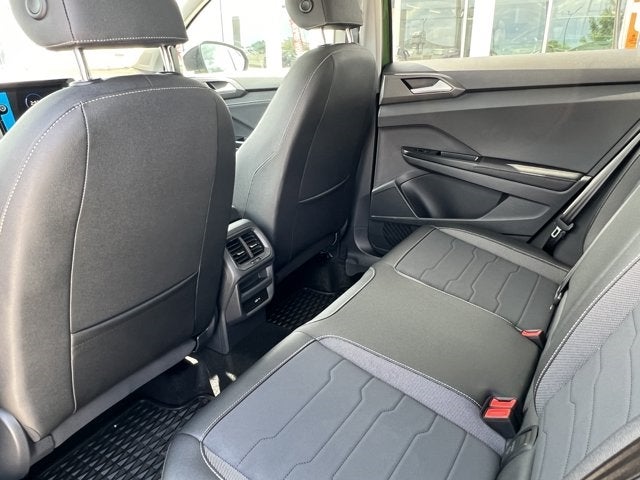 2025 Volkswagen Taos 1.5T SE Black