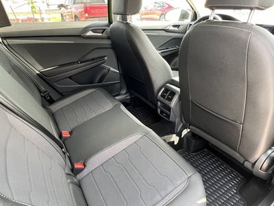 2025 Volkswagen Taos 1.5T SE Black