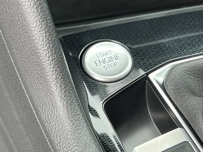 2025 Volkswagen Taos 1.5T SE Black