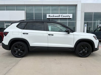 2025 Volkswagen Taos 1.5T SE Black