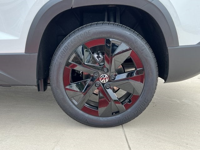 2025 Volkswagen Taos 1.5T SE Black