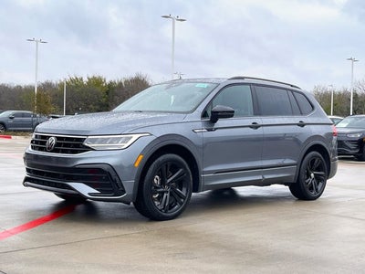 2023 Volkswagen Tiguan SE R-Line Black