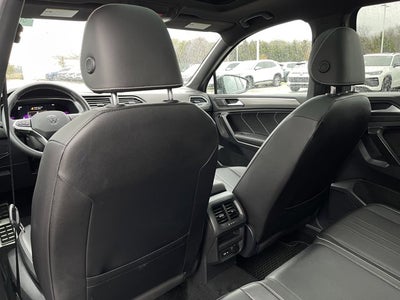 2023 Volkswagen Tiguan SE R-Line Black