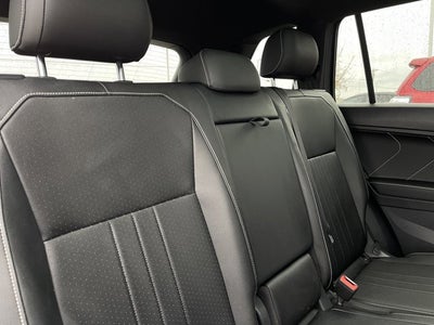 2023 Volkswagen Tiguan SE R-Line Black