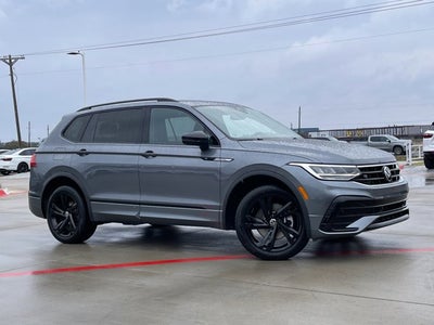 2023 Volkswagen Tiguan SE R-Line Black