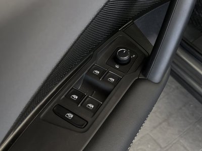 2025 Volkswagen Tiguan SE R-Line Black