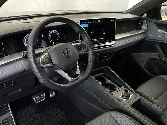 2025 Volkswagen Tiguan SE R-Line Black